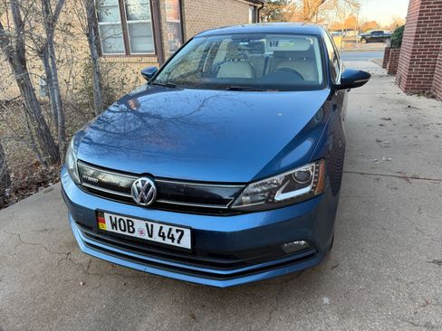 Used 2016 Volkswagen Jetta SEL Premium image 1