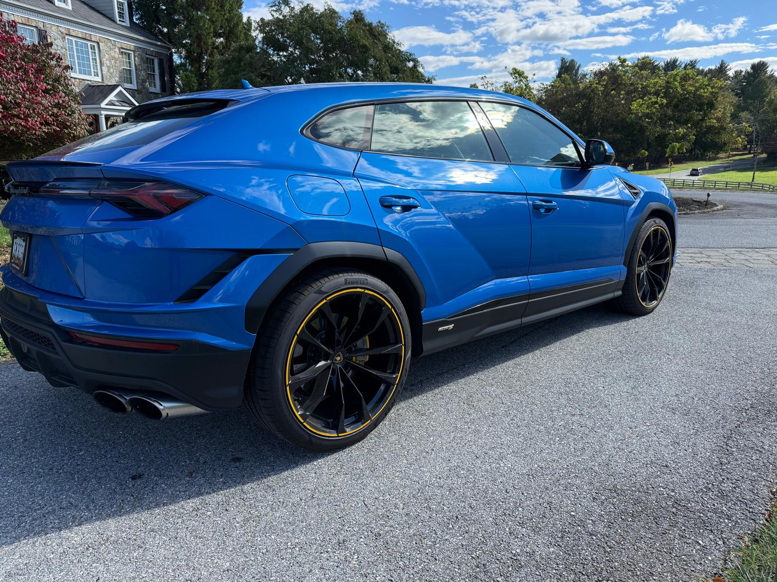 Used 2024 Lamborghini Urus S AWD/4WD image 2