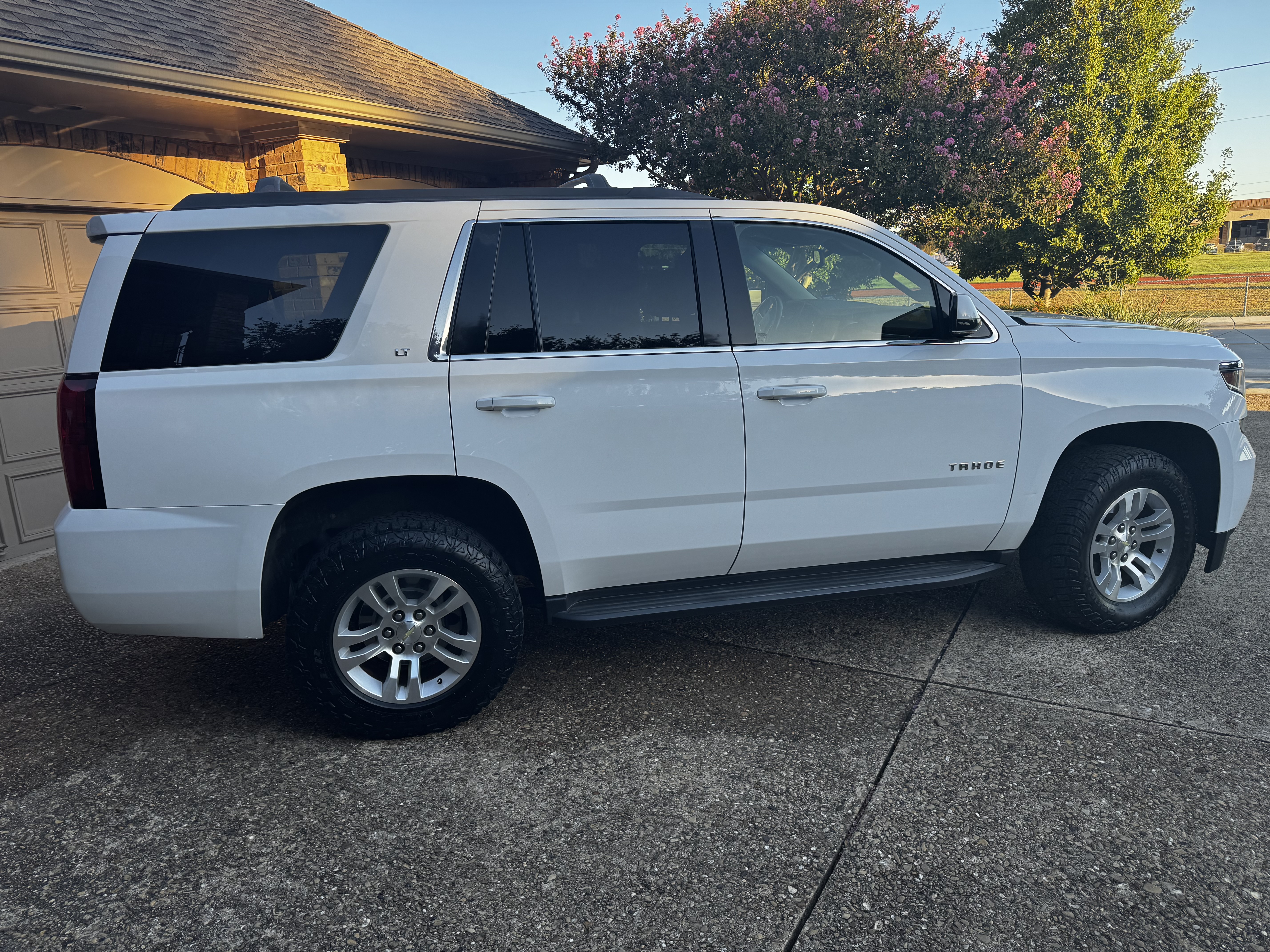 Used 2015 Chevrolet Tahoe LT RWD image 9