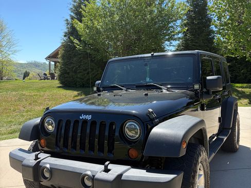 Used 2013 Jeep Wrangler Unlimited Sport AWD/4WD image 15