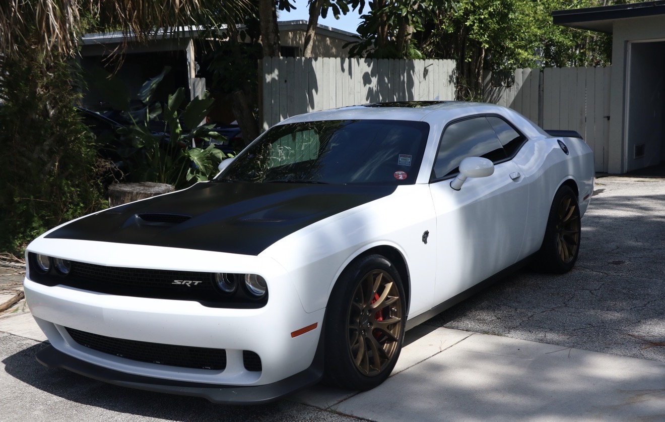 Used 2016 Dodge Challenger SRT Hellcat RWD image 1