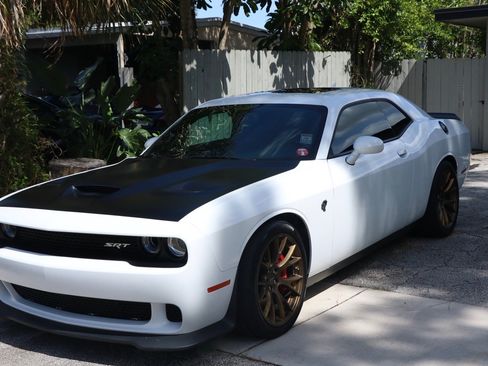 Used 2016 Dodge Challenger SRT Hellcat RWD image 1
