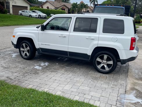Used 2016 Jeep Patriot High Altitude image 2