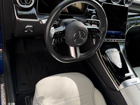 Used 2025 Mercedes-Benz GLC 300 4MATIC image 15