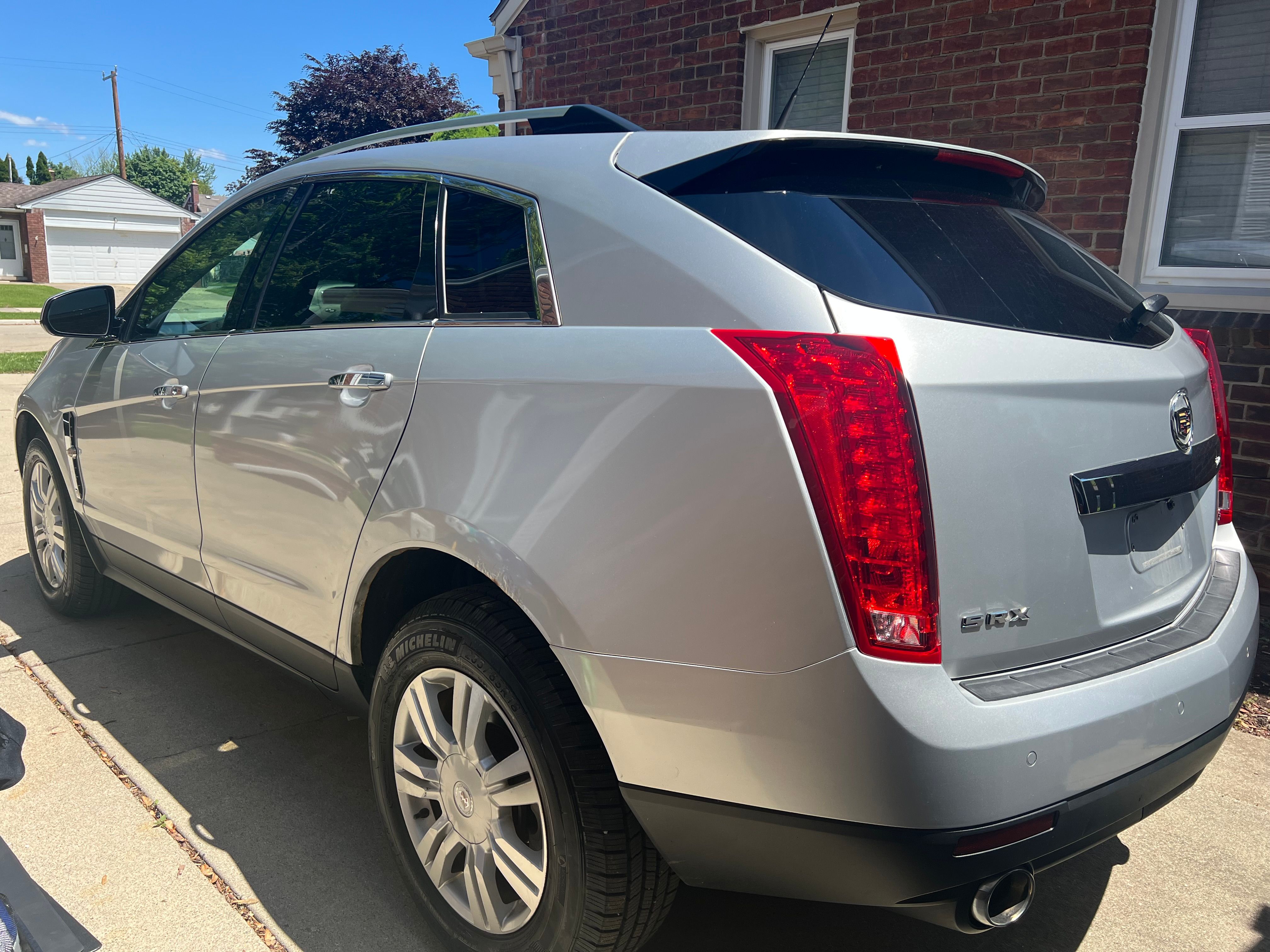 Used 2012 Cadillac SRX Luxury FWD image 6