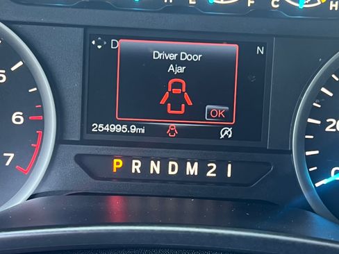 Used 2017 Ford F150 XLT w/ Equipment Group 302A Luxury image 19