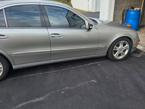 Used 2004 Mercedes-Benz E 500 E 500 Sedan 4D image 9