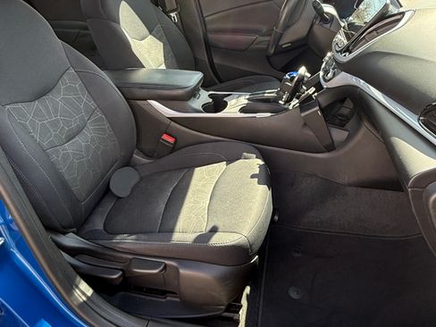 Used 2017 Chevrolet Volt LT w/ Comfort Package image 19