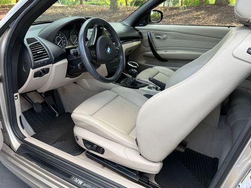 Used 2011 BMW 135i Convertible RWD image 22