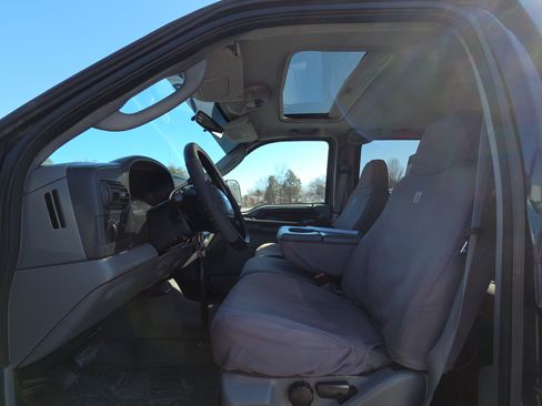 Used 2005 Ford F250 XLT image 6