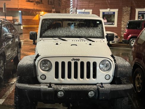 Used 2016 Jeep Wrangler Unlimited Sport w/ Quick Order Package 24S AWD/4WD image 5