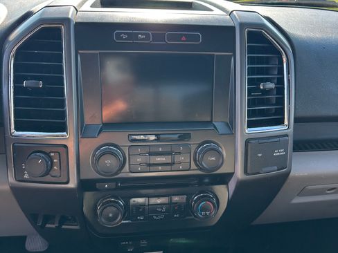 Used 2015 Ford F150 XLT w/ Equipment Group 302A Luxury image 10