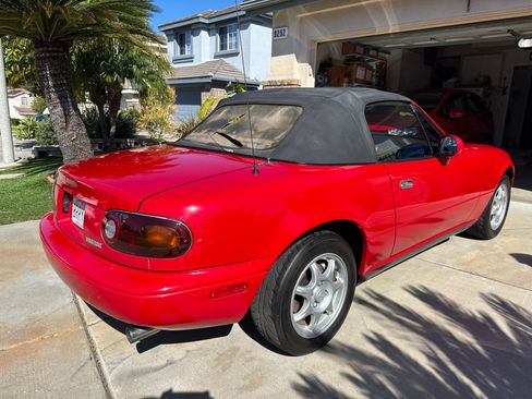 Used 1994 MAZDA MX-5 Miata image 15