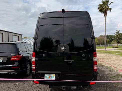 Used 2015 Mercedes-Benz Sprinter 3500 image 5