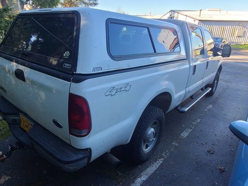 Used 2006 Ford F250 XLT image 4