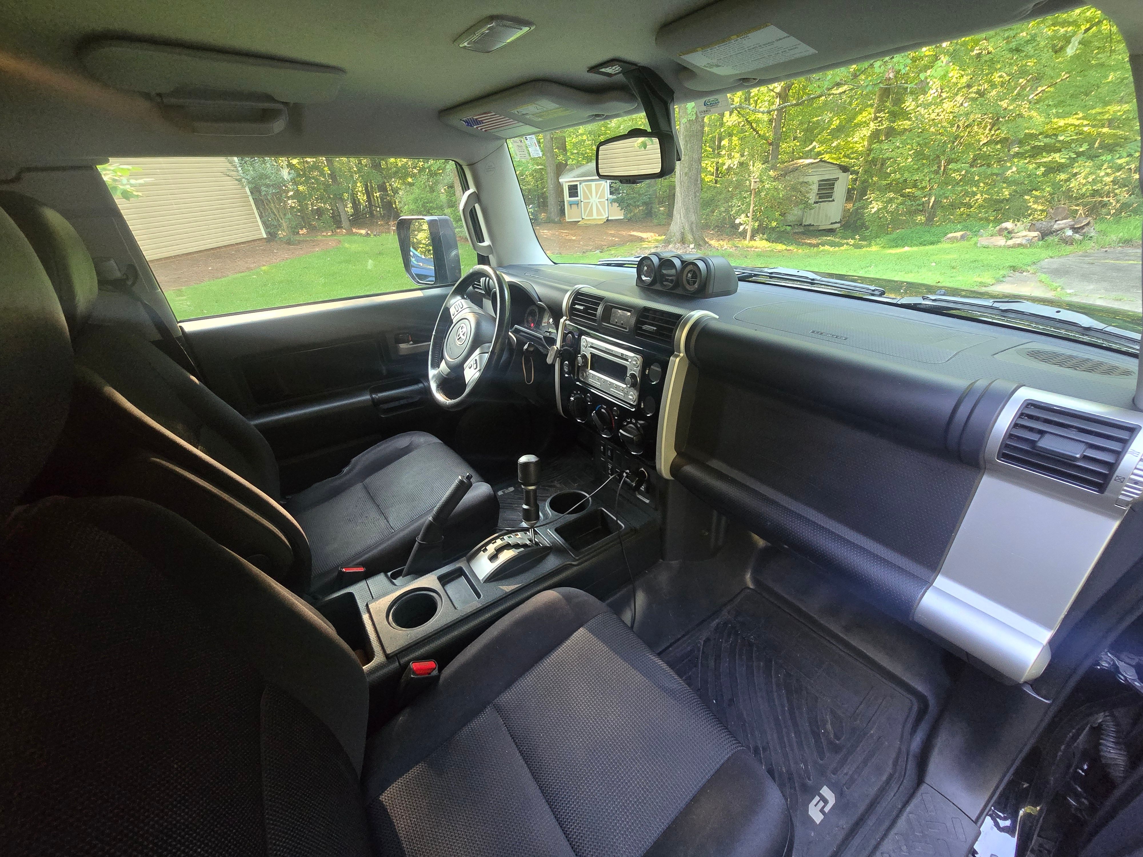 Used 2012 Toyota FJ Cruiser 2WD w/ Upgrade Pkg image 13