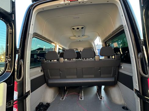 Used 2017 Mercedes-Benz Sprinter 2500 image 12