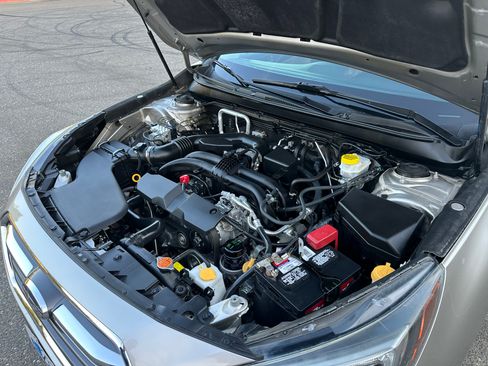 Used 2018 Subaru Outback 2.5i Limited w/ Popular Package #2 image 8