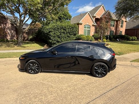 Used 2024 MAZDA MAZDA3 Hatchback w/Premium Plus Pkg image 2