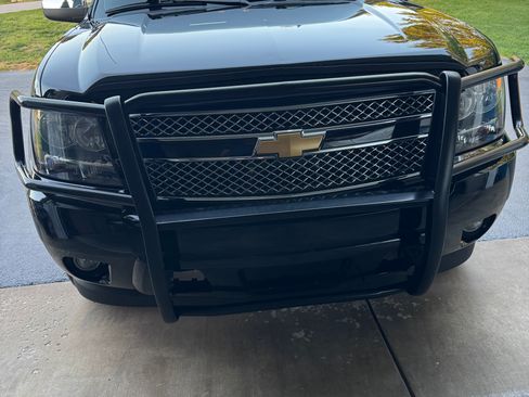 Used 2013 Chevrolet Avalanche LTZ AWD/4WD image 2