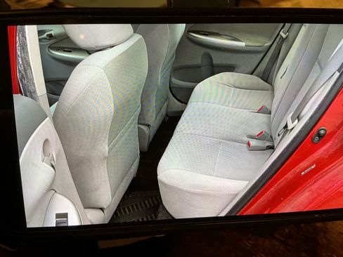 Used 2010 Toyota Corolla LE FWD image 9