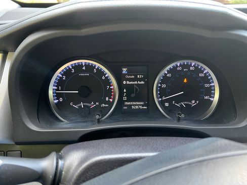 Used 2017 Toyota Highlander Plus image 6