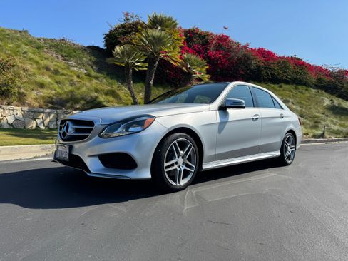 Used 2014 Mercedes-Benz E 350 Sedan image 1