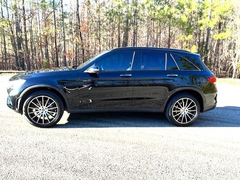 Used 2021 Mercedes-Benz GLC 300 image 2