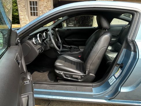 Used 2005 Ford Mustang GT RWD image 12