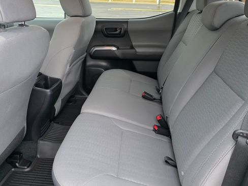 Used 2017 Toyota Tacoma SR5 w/ Tow Package image 23