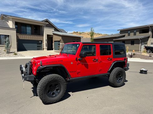 Used 2016 Jeep Wrangler Unlimited Rubicon w/ Connectivity Group AWD/4WD image 8
