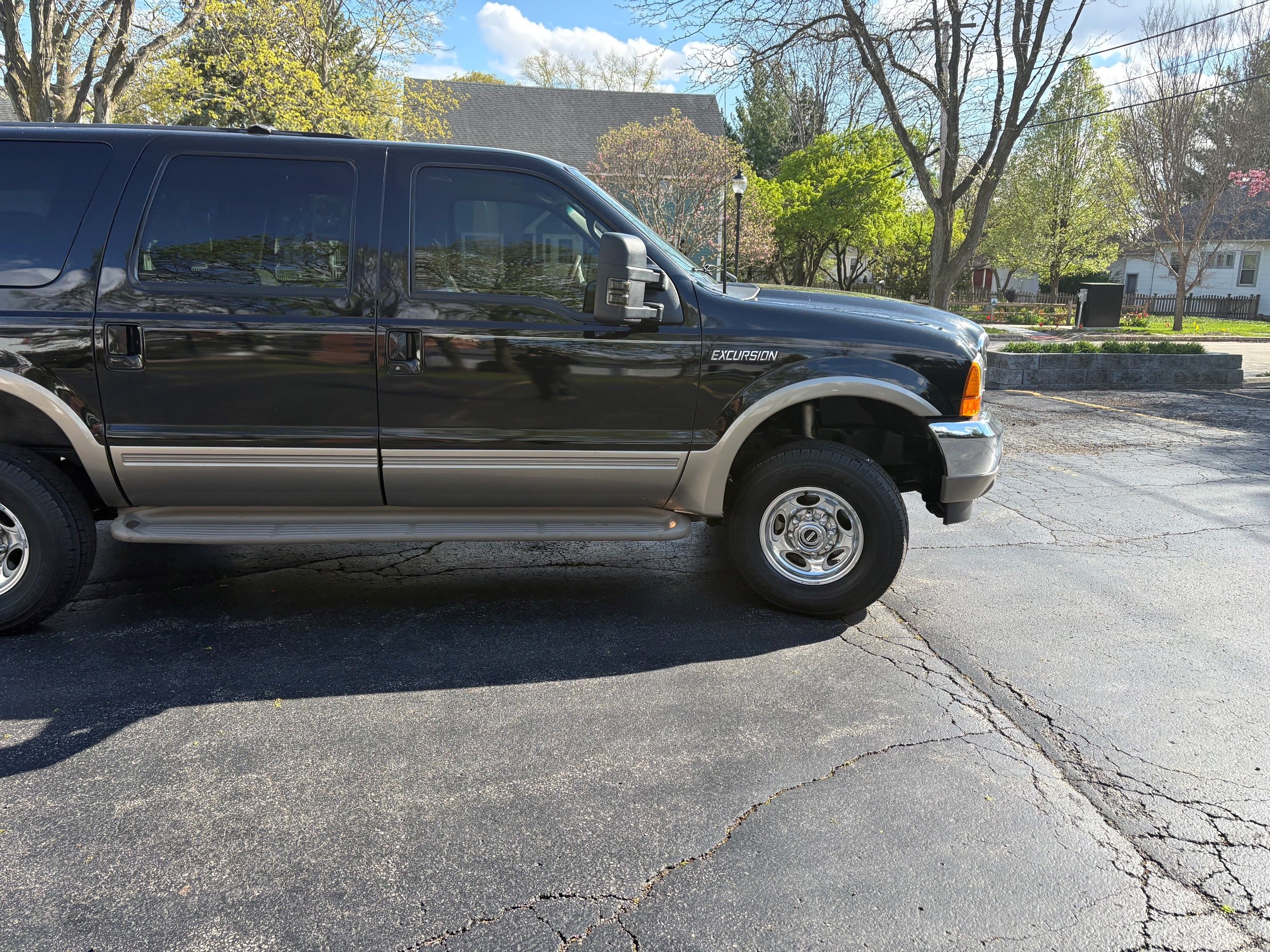 Used 2000 Ford Excursion Limited AWD/4WD image 4