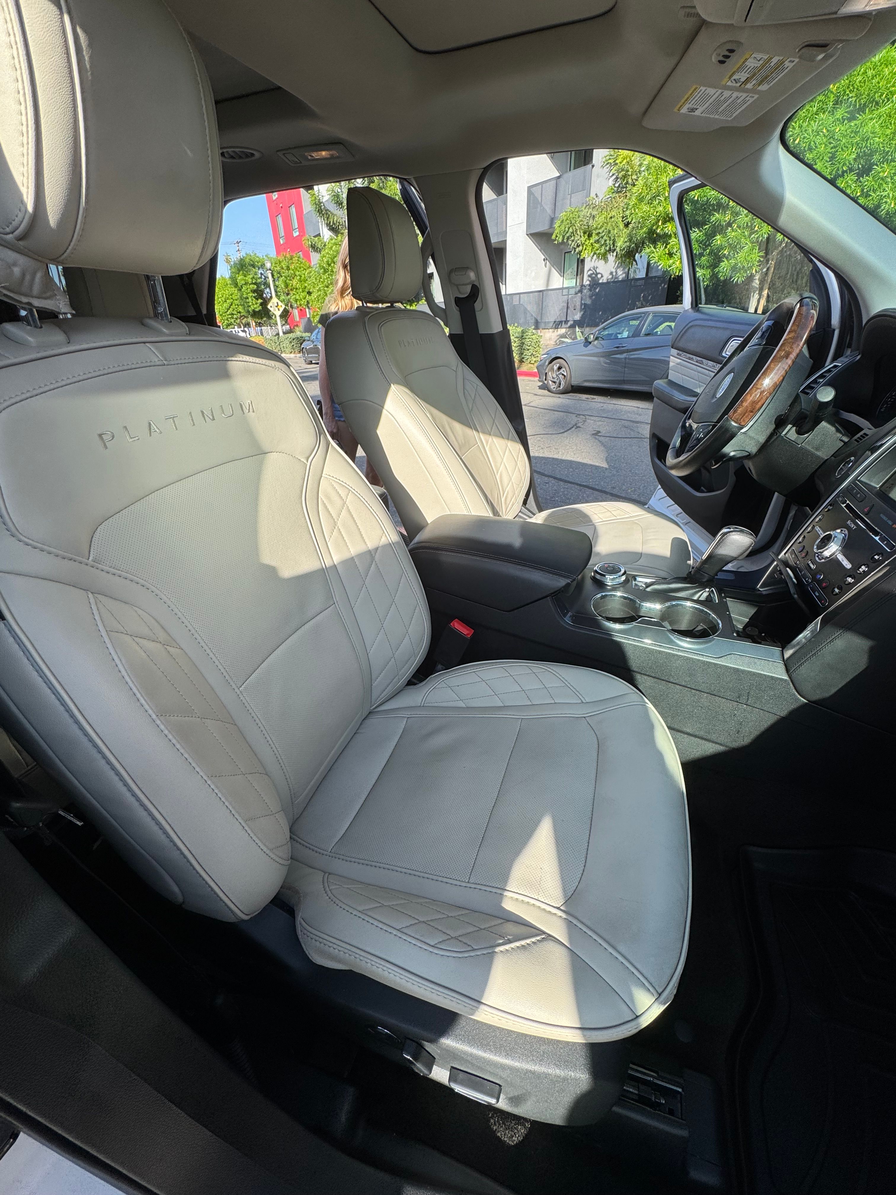 Used 2018 Ford Explorer Platinum AWD/4WD image 14