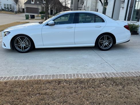 Used 2018 Mercedes-Benz E 300 image 6