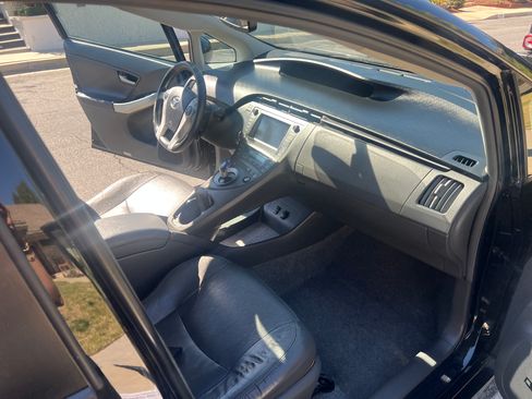 Used 2010 Toyota Prius Five image 10