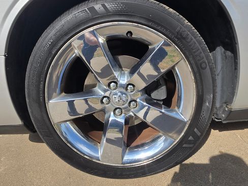 Used 2010 Dodge Challenger SE image 13