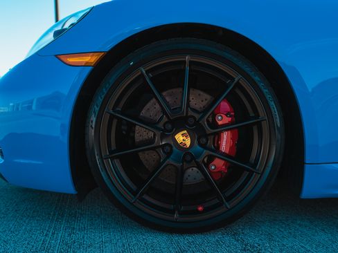 Used 2022 Porsche 718 Cayman GTS image 5