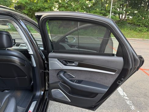 Used 2015 Audi S8 w/ S8 Driver Assistance Package AWD/4WD image 27