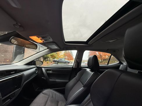 Used 2019 Toyota Corolla SE image 19