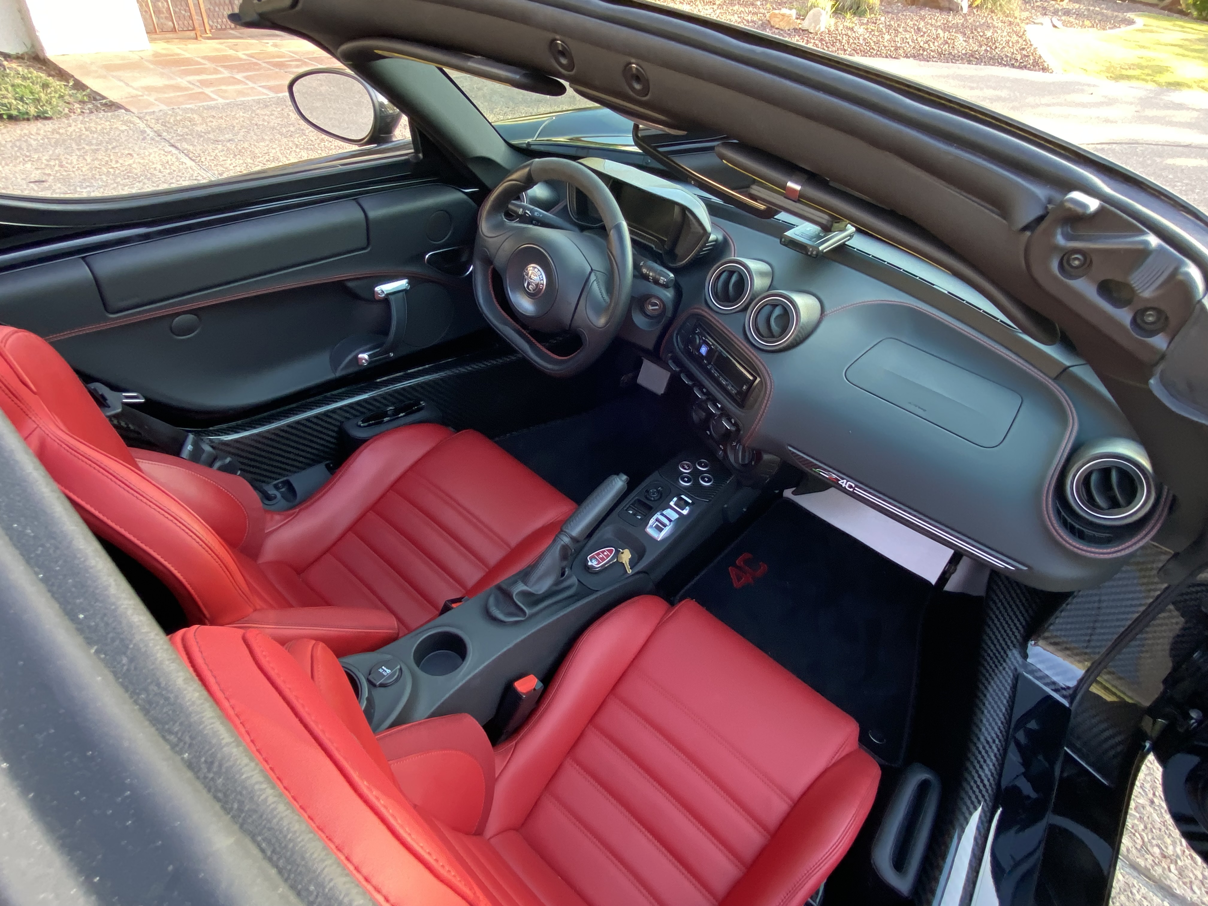 Used 2020 Alfa Romeo 4C Spider RWD image 18