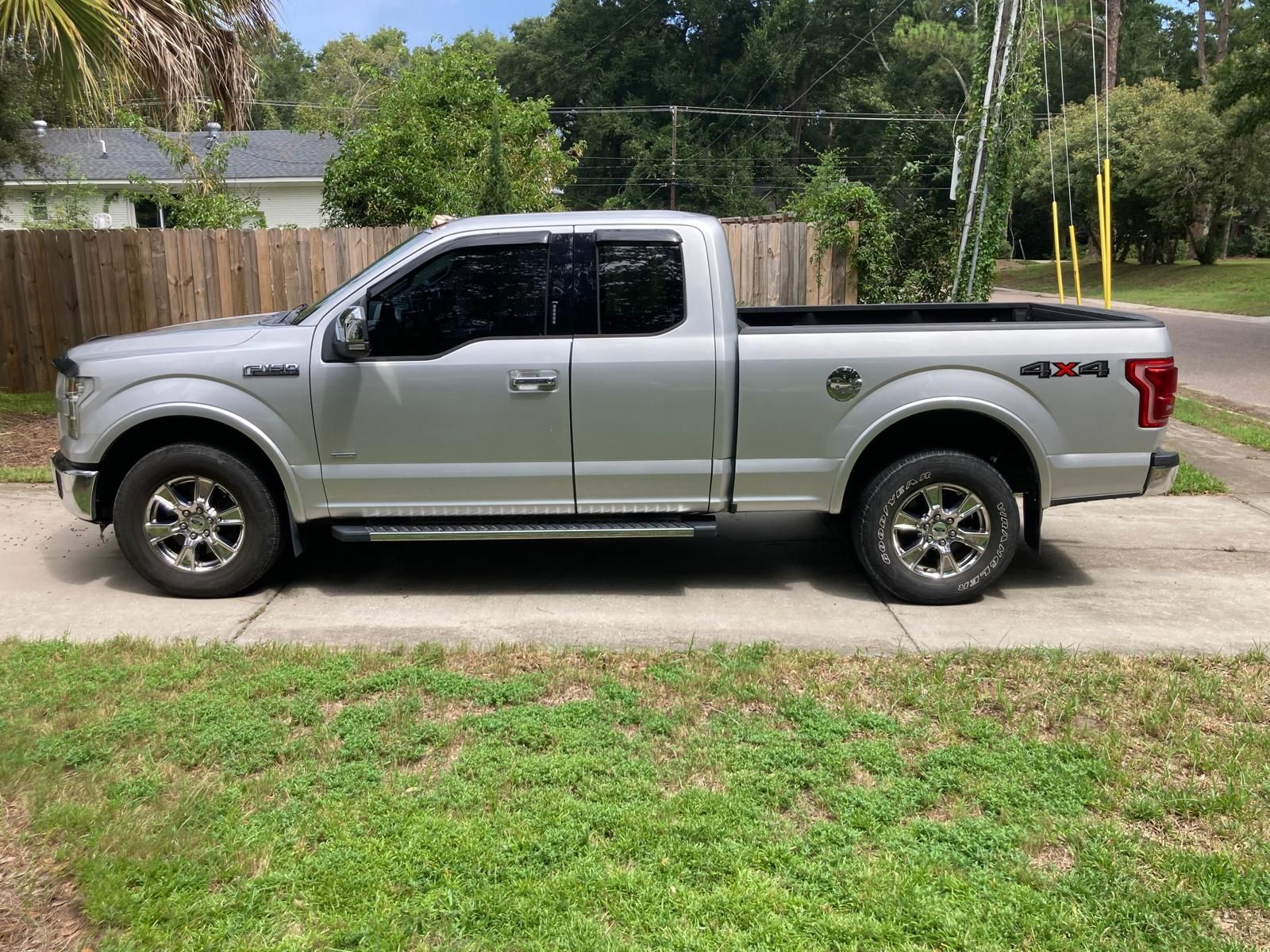 Used 2015 Ford F150 Lariat w/ Equipment Group 502A Luxury AWD/4WD image 11