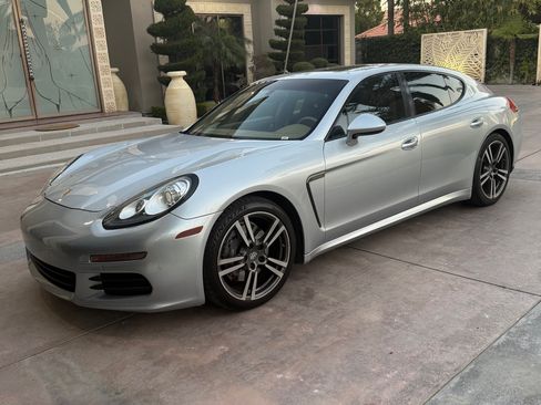 Used 2014 Porsche Panamera image 4
