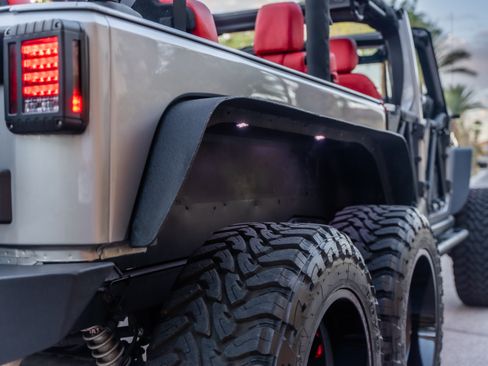 Used 2017 Jeep Wrangler Unlimited Rubicon w/ Connectivity Group image 10