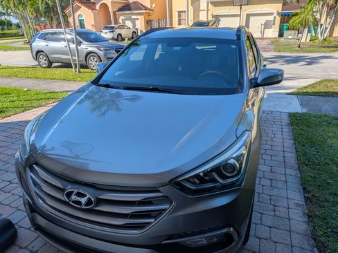 Used 2017 Hyundai Santa Fe Sport image 1