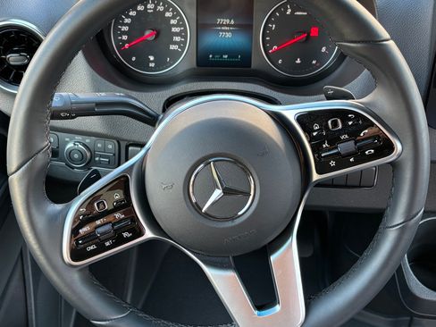 Used 2024 Mercedes-Benz Sprinter 2500 image 22