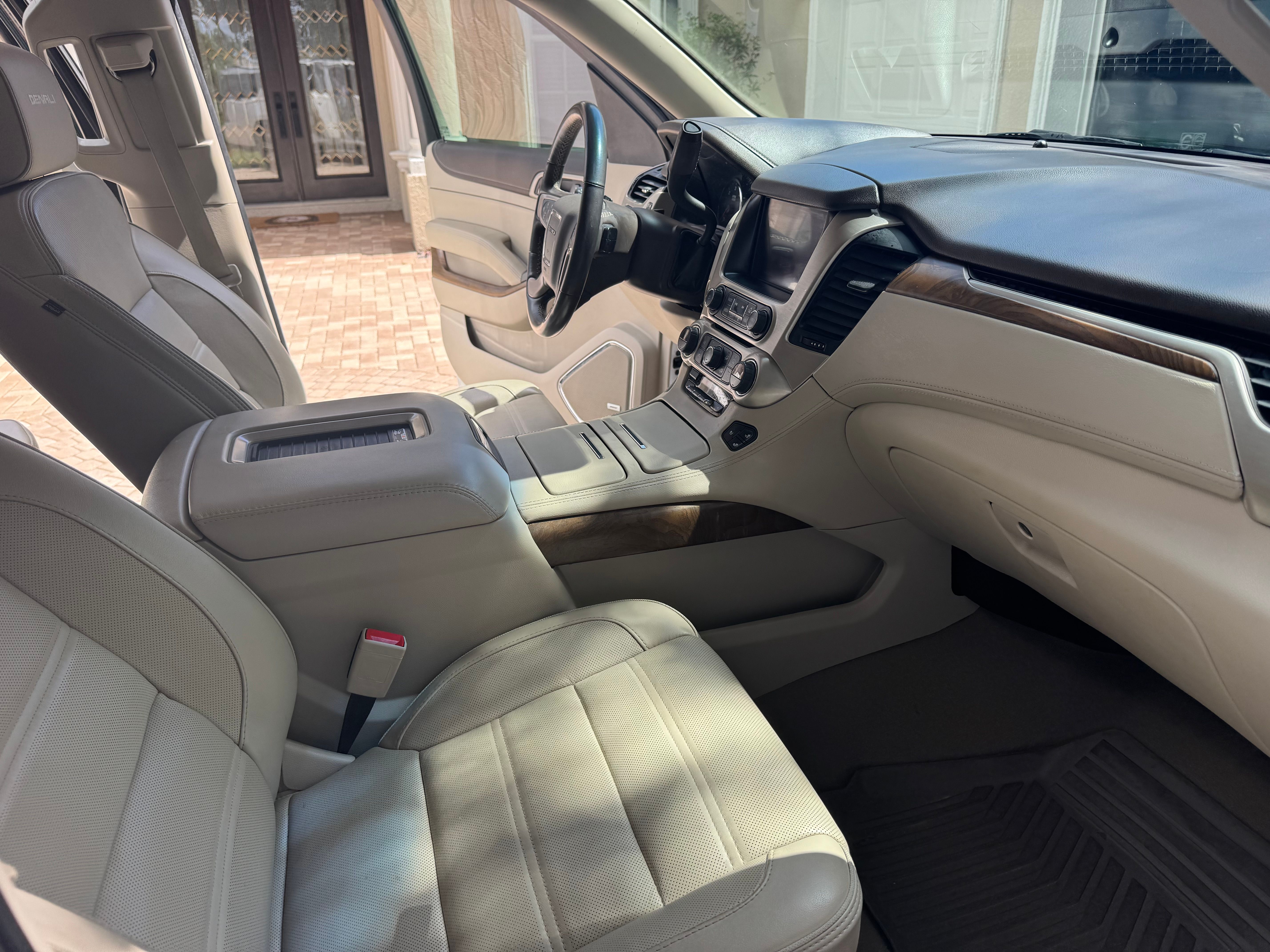 Used 2020 GMC Yukon Denali w/ Denali Premium Package AWD/4WD image 11