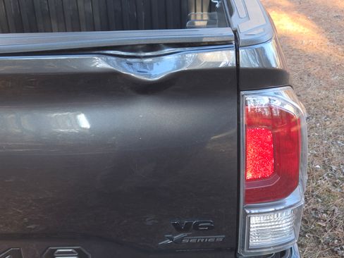 Used 2022 Toyota Tacoma TRD Off-Road w/ Technology Package image 4