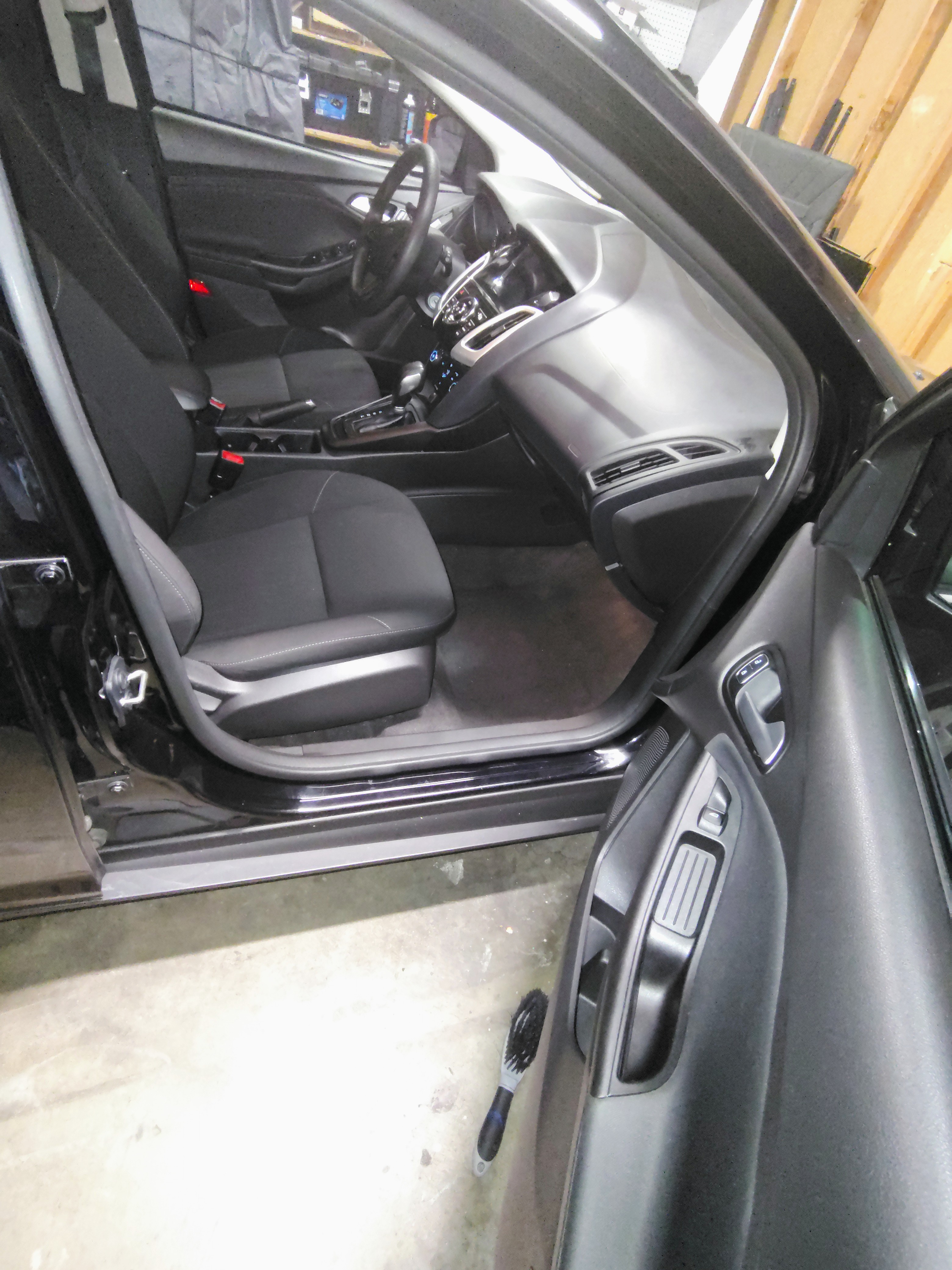 Used 2018 Ford Focus SE FWD image 9