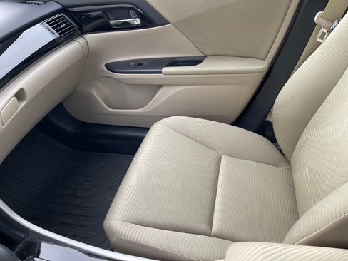 Used 2016 Honda Accord LX image 23