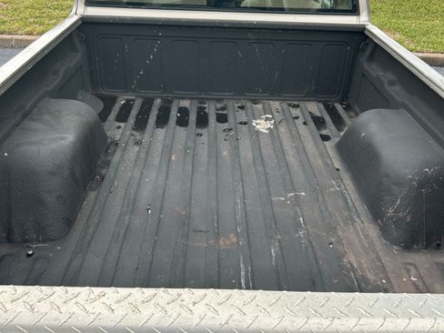 Used 2001 Chevrolet S10 Pickup LS w/ Preferred Equipment Group image 8